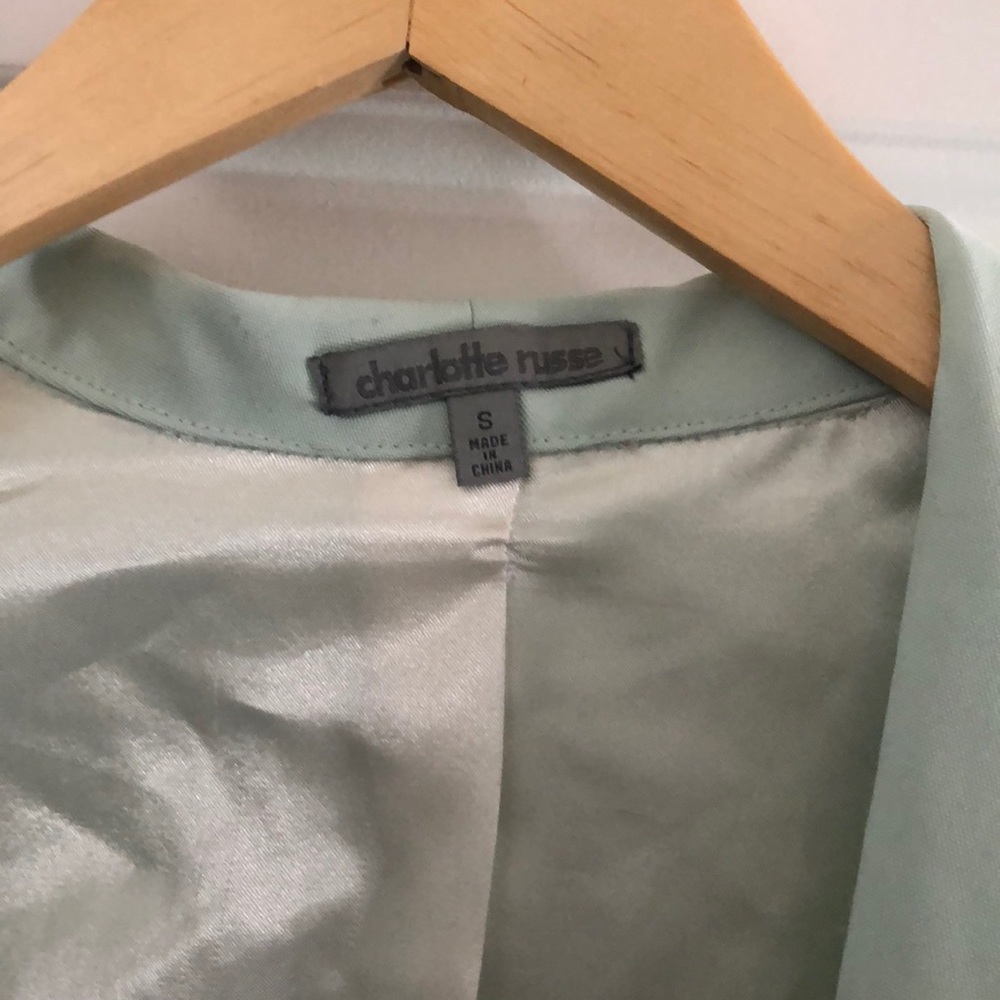 Blazer - Picture 3 of 4